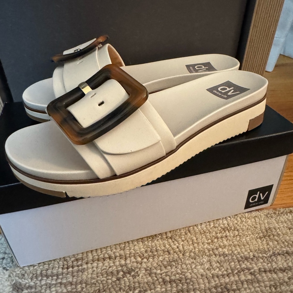 Dolce Vita Cayden Ivory slip on sandals - Picture 3 of 6